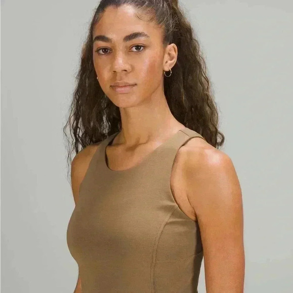 Lululemon Slim-Fit Above-Knee Dress in Tan/Artifact Size 4 - Picture 2 of 6